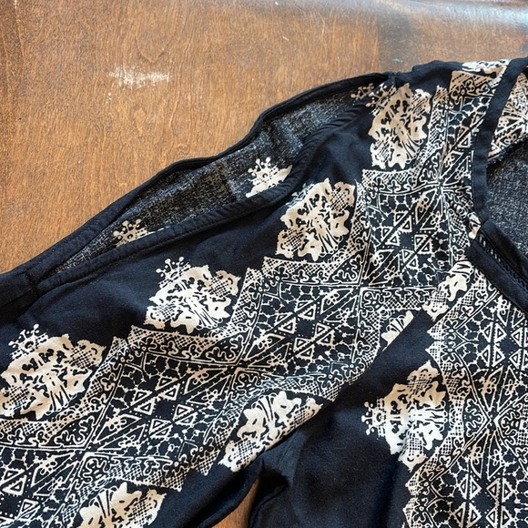 🌸Vintage American Blues cold shoulder long sleeve top - Picture 3 of 9